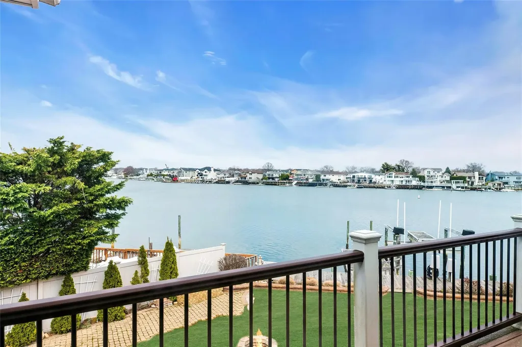 2789 Rita Court Bellmore NY 11710