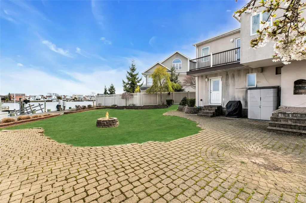 2789 Rita Court Bellmore NY 11710