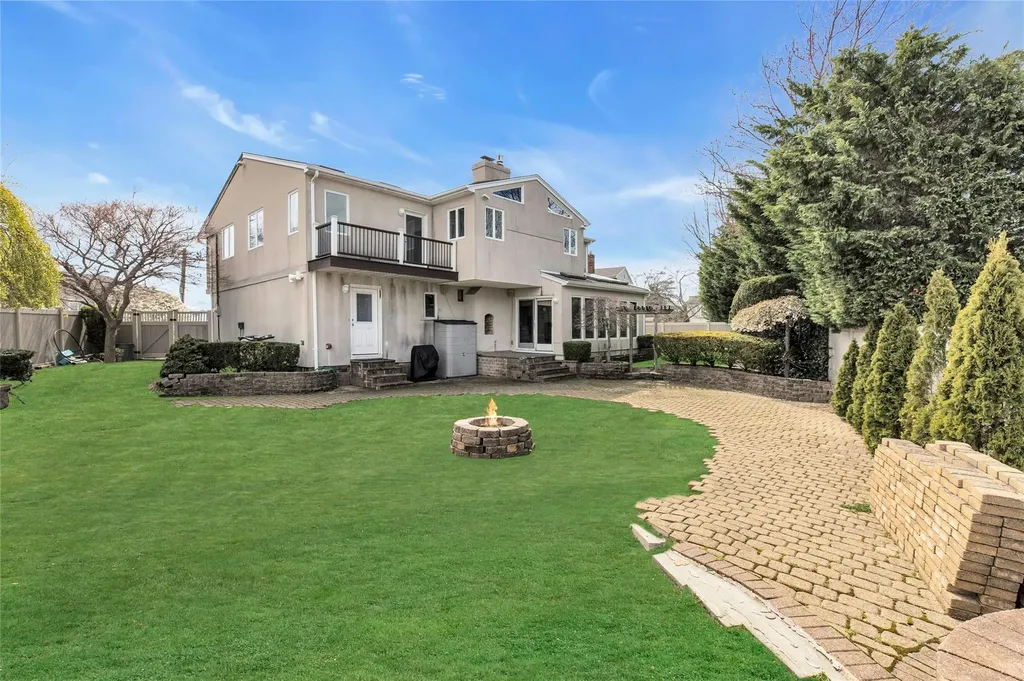 2789 Rita Court Bellmore NY 11710