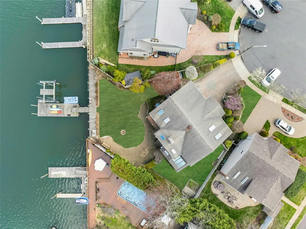 2789 Rita Court Bellmore NY 11710