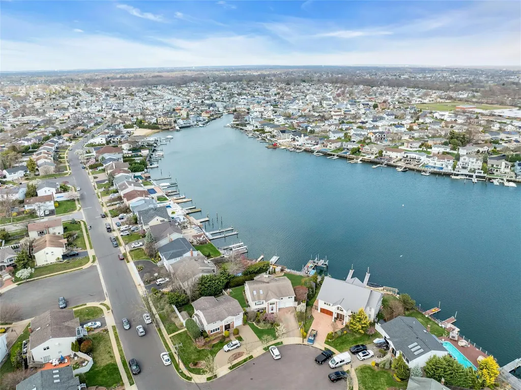 2789 Rita Court Bellmore NY 11710