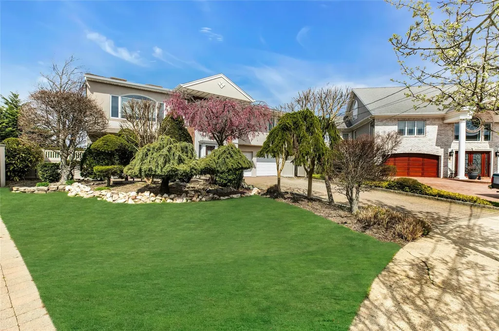 2789 Rita Court Bellmore NY 11710