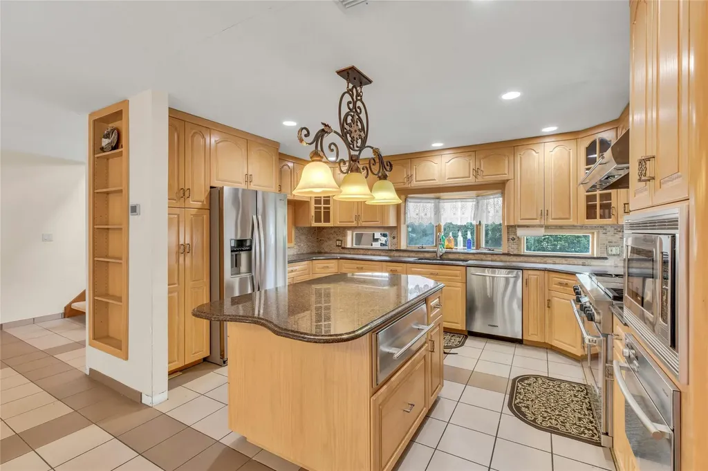 2789 Rita Court Bellmore NY 11710