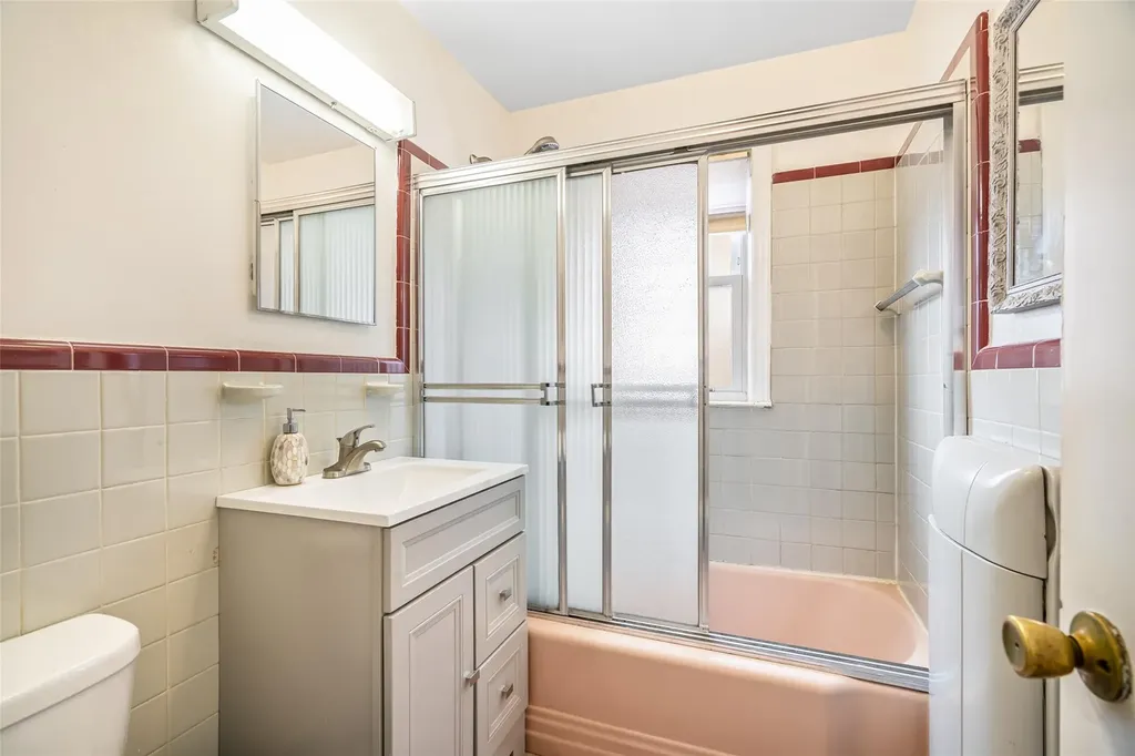 4167 Wilder Avenue Bronx NY 10466