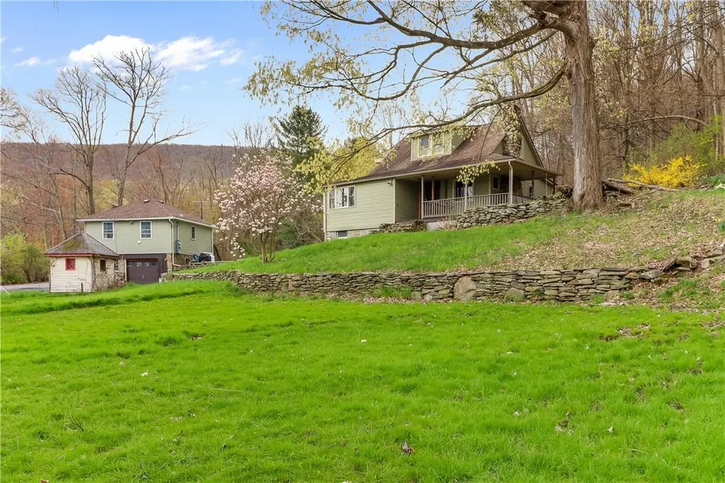 2 Iris Road Cornwall NY 12518