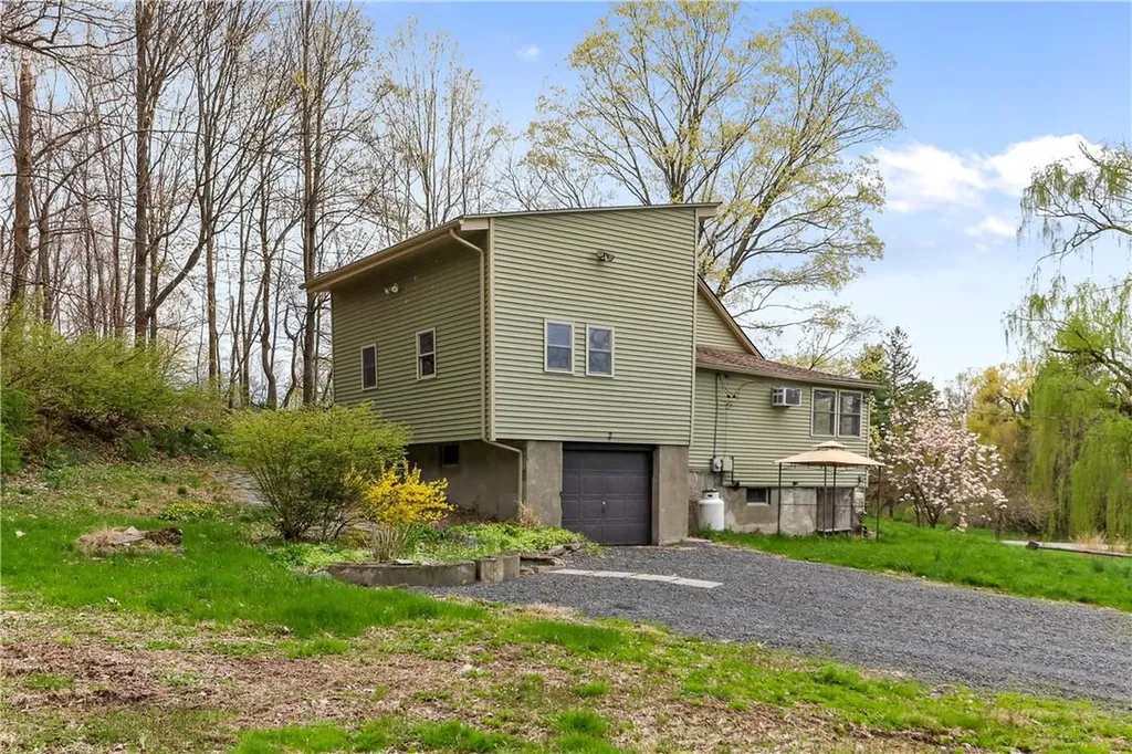 2 Iris Road Cornwall NY 12518