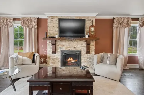 33 Wellesley Place Fishkill NY 12524