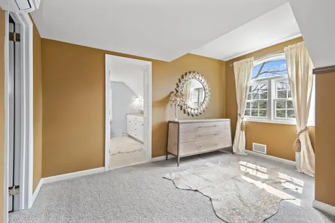 33 Wellesley Place Fishkill NY 12524