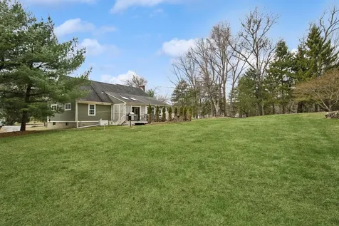33 Wellesley Place Fishkill NY 12524