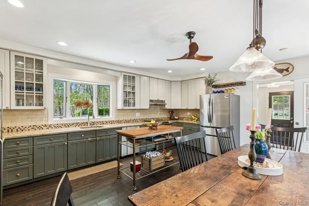 3320 Oregon Road Mattituck NY 11952
