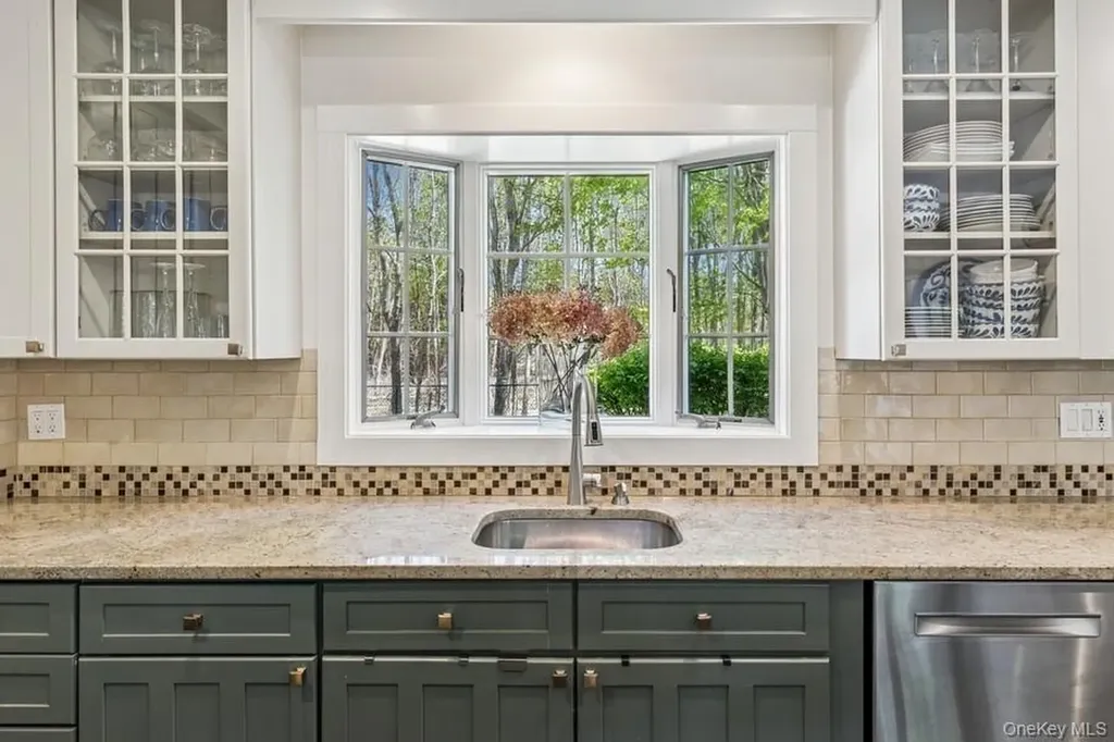 3320 Oregon Road Mattituck NY 11952