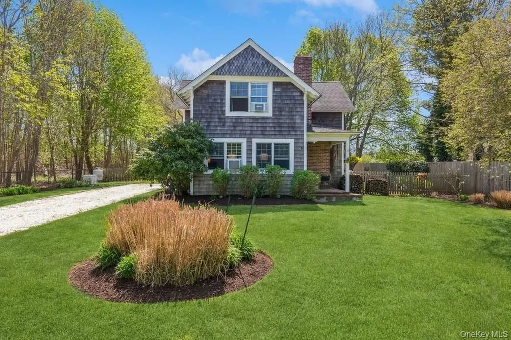 3320 Oregon Road Mattituck NY 11952
