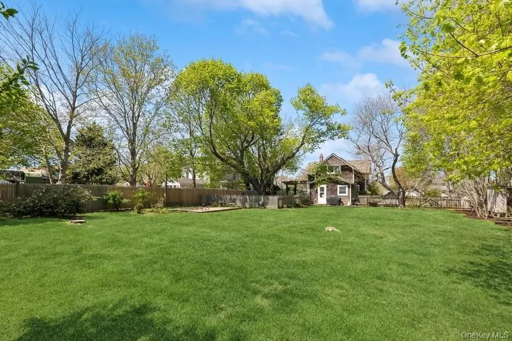 3320 Oregon Road Mattituck NY 11952