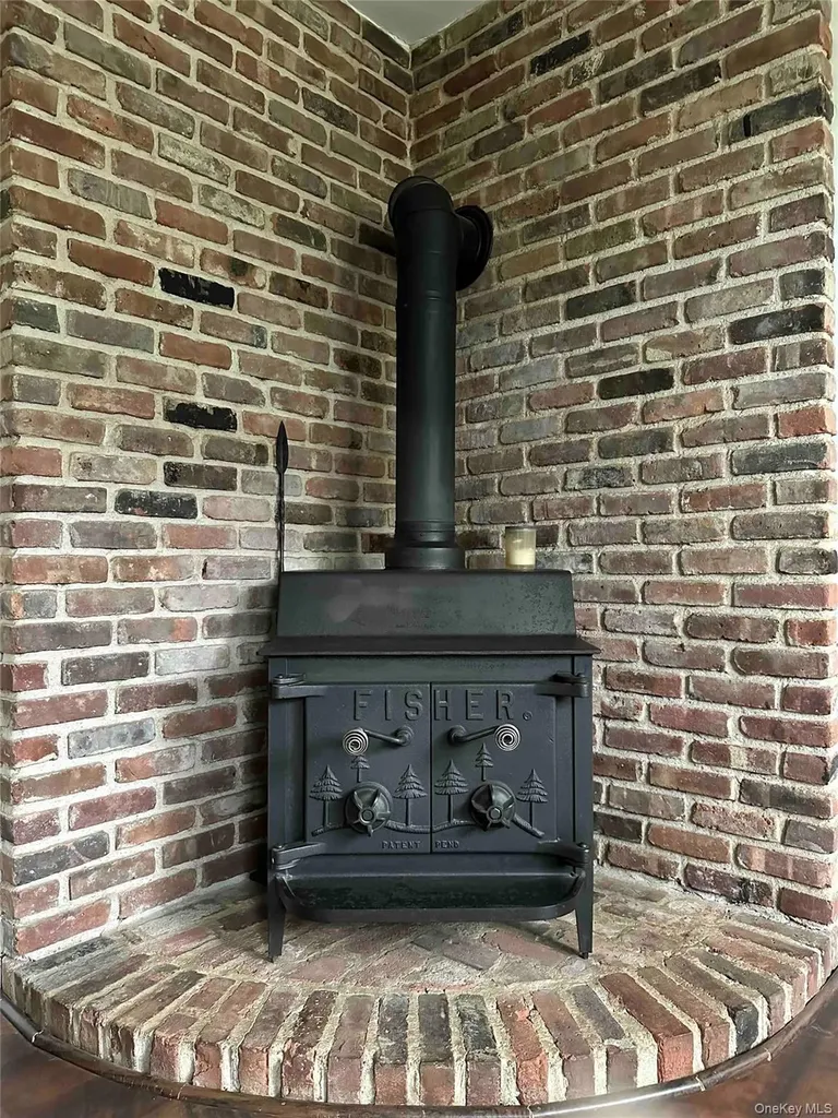 3320 Oregon Road Mattituck NY 11952