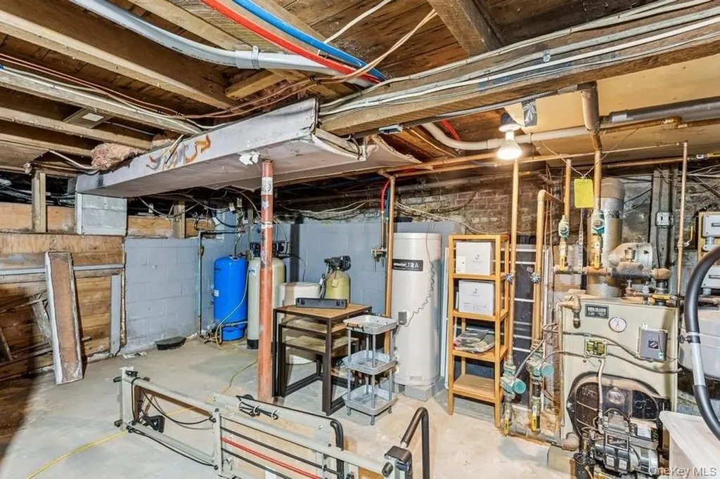 3320 Oregon Road Mattituck NY 11952