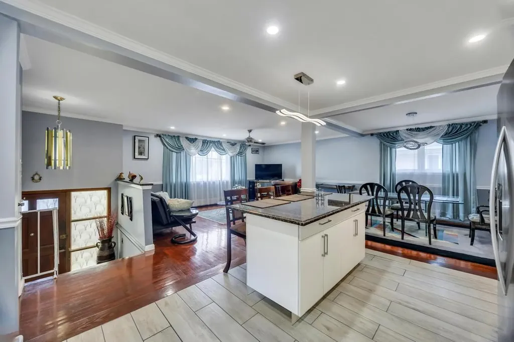 148 Buckingham Place Lynbrook NY 11563