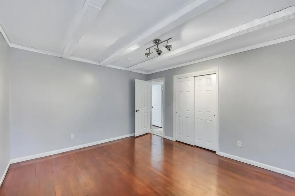 148 Buckingham Place Lynbrook NY 11563