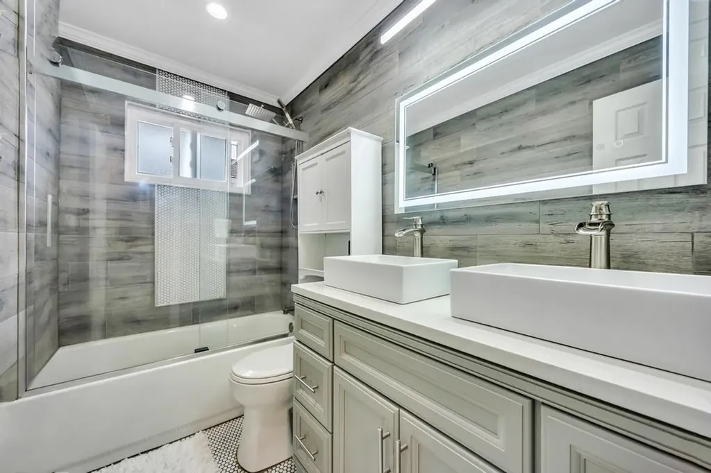 148 Buckingham Place Lynbrook NY 11563