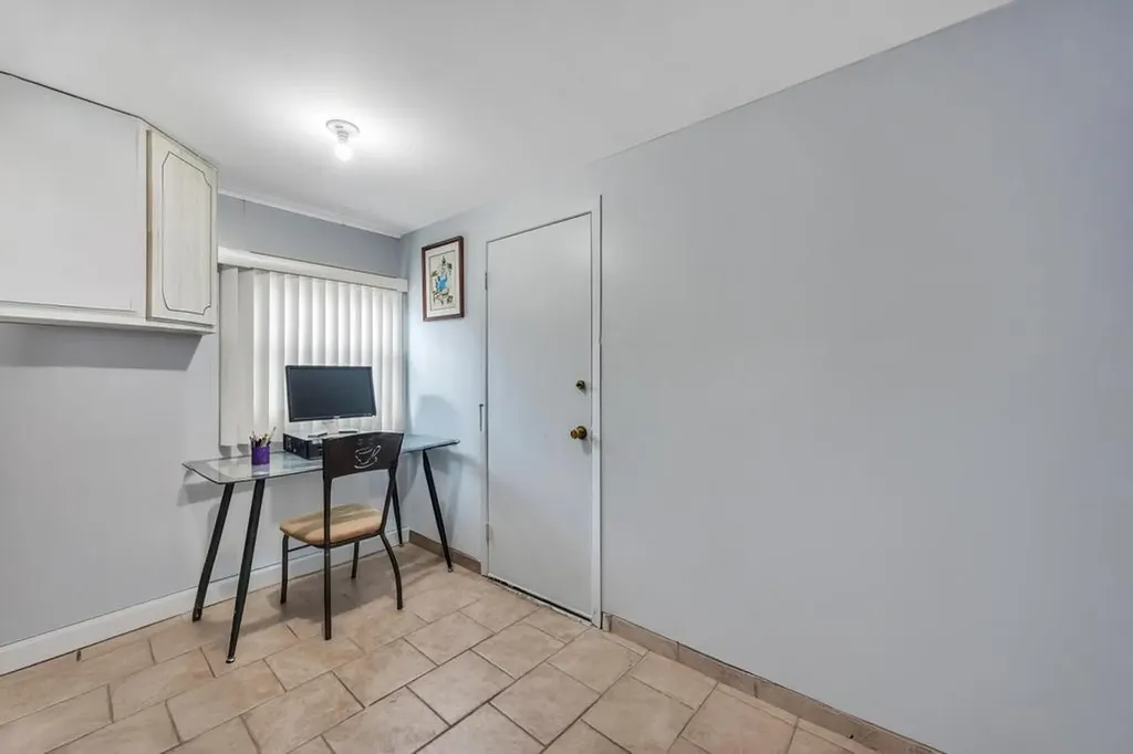 148 Buckingham Place Lynbrook NY 11563
