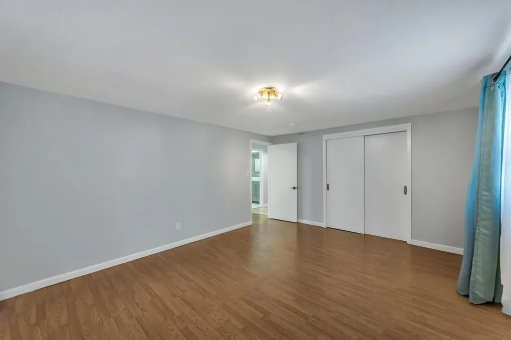 148 Buckingham Place Lynbrook NY 11563