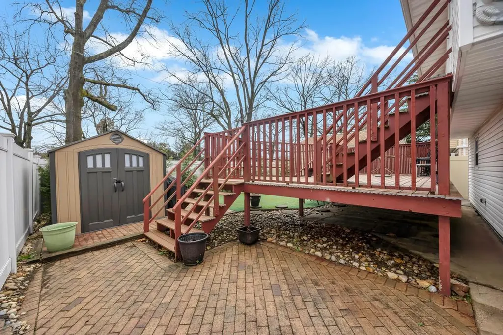 148 Buckingham Place Lynbrook NY 11563