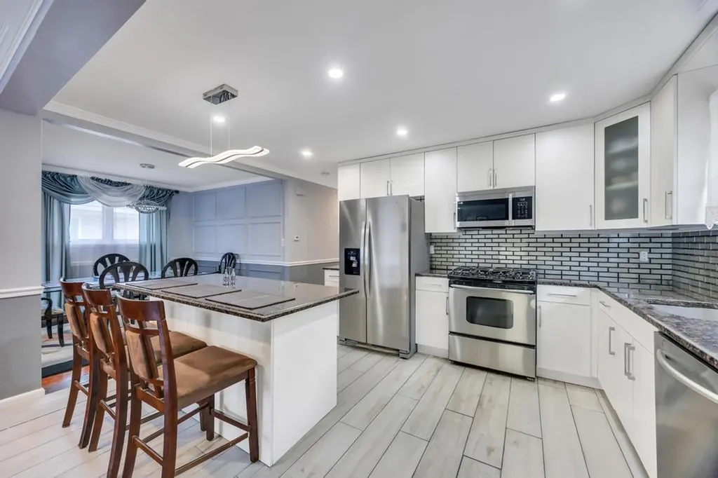 148 Buckingham Place Lynbrook NY 11563