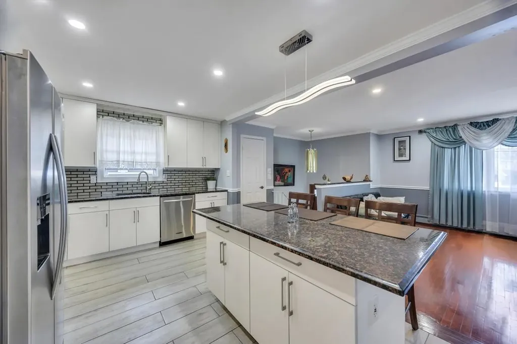 148 Buckingham Place Lynbrook NY 11563