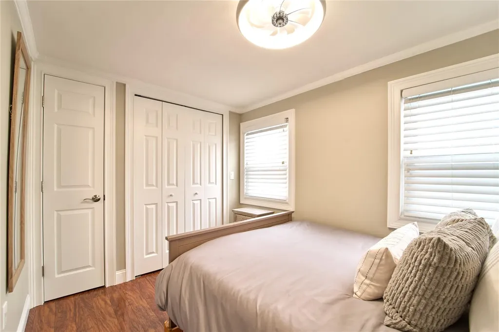 35 Mound Street Lindenhurst NY 11757