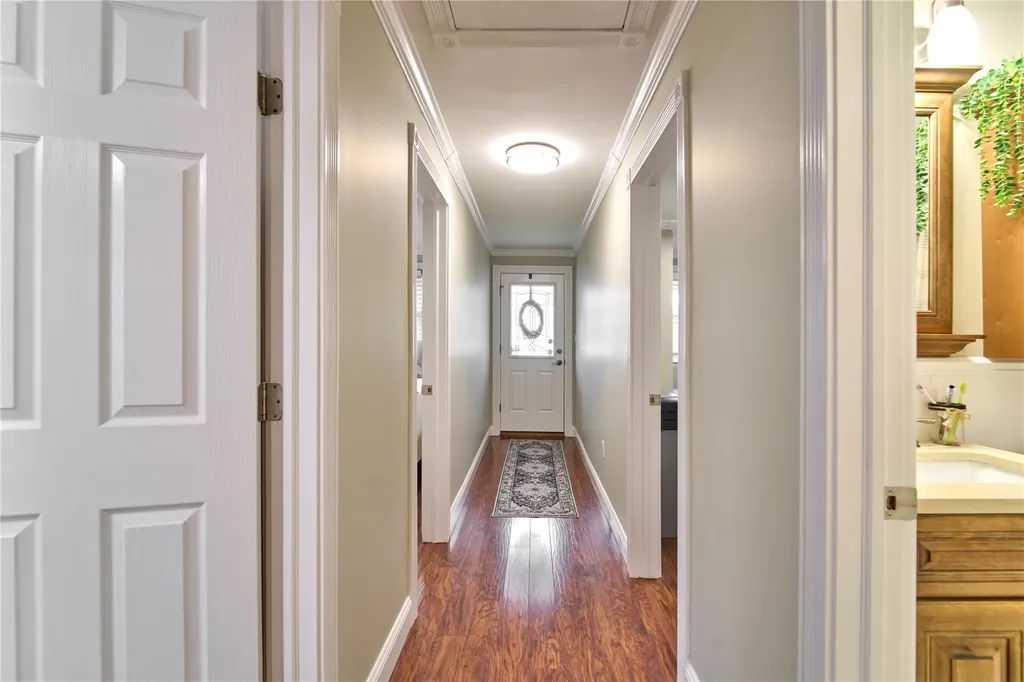 35 Mound Street Lindenhurst NY 11757