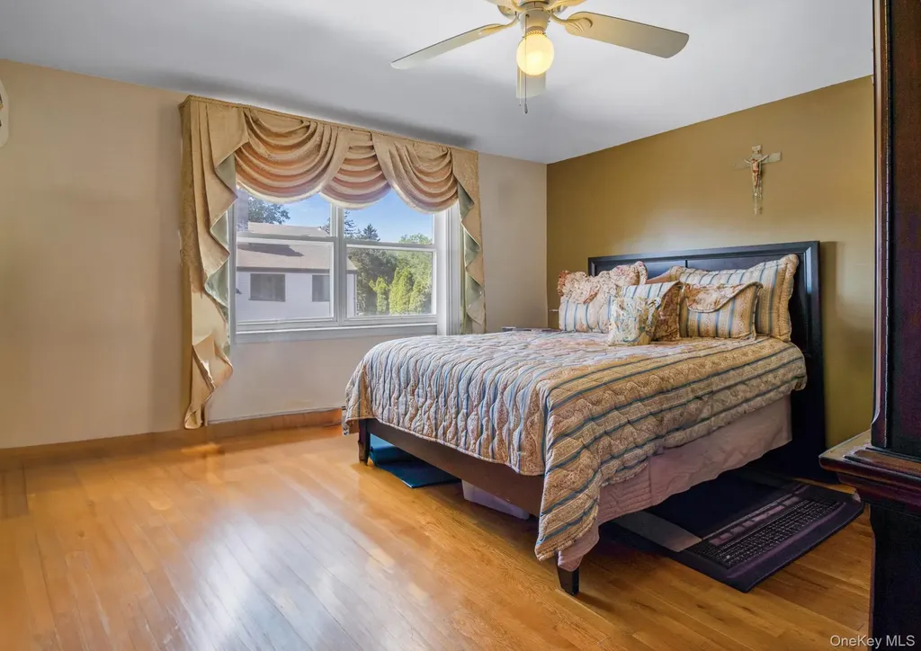 13506 62nd Road Flushing NY 11367