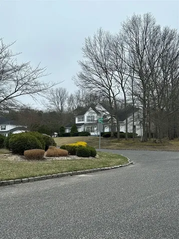 2 Scott Lane Manorville NY 11949