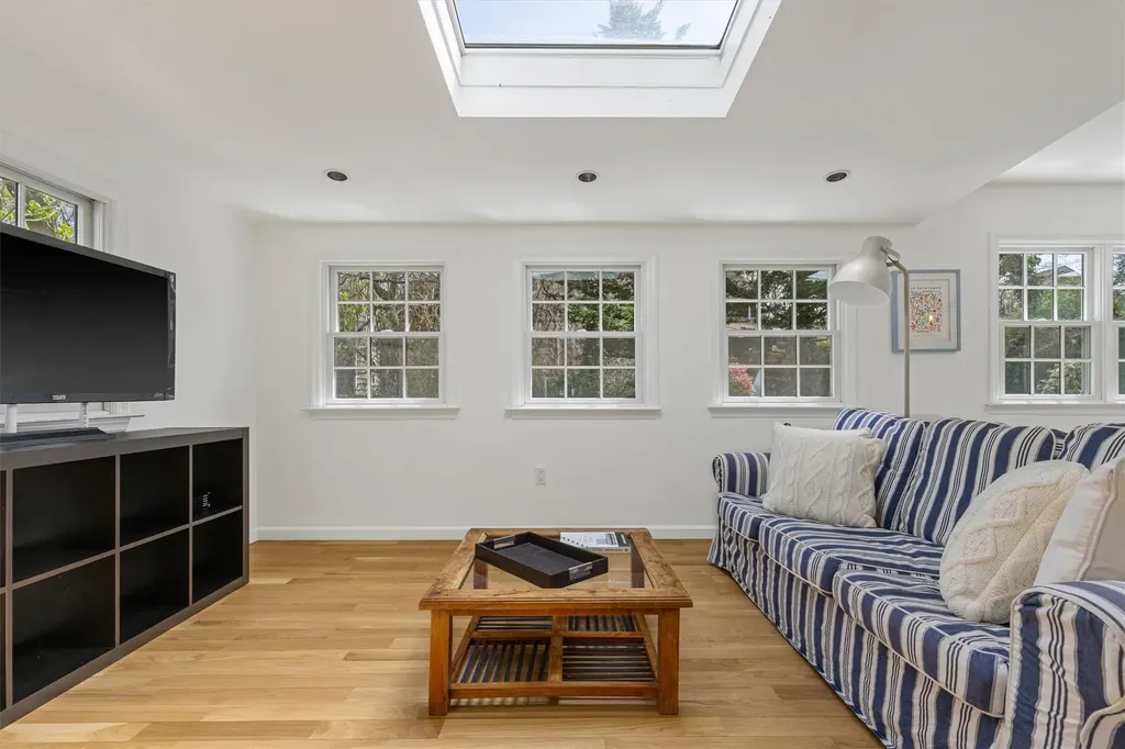 45 Shadow Lane New Rochelle NY 10801