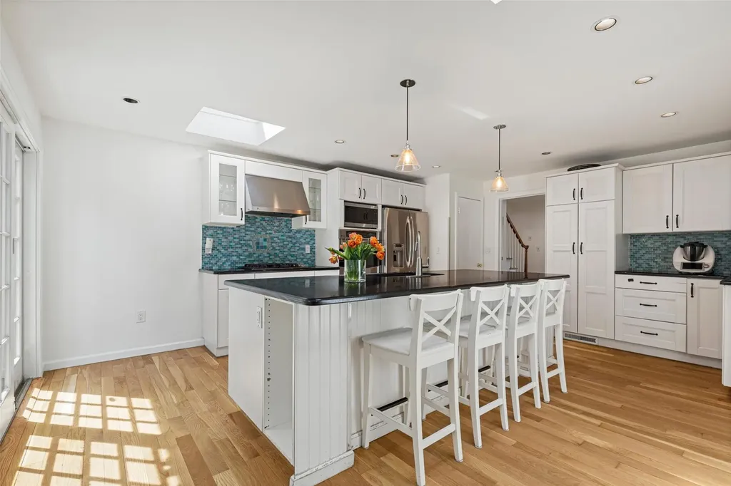 45 Shadow Lane New Rochelle NY 10801