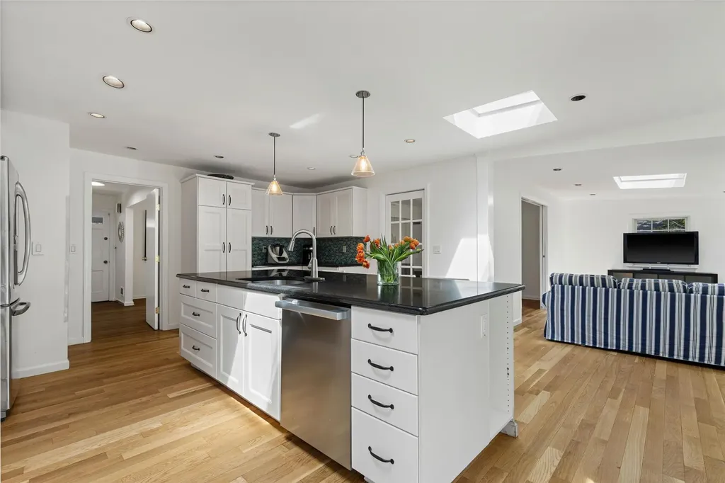 45 Shadow Lane New Rochelle NY 10801