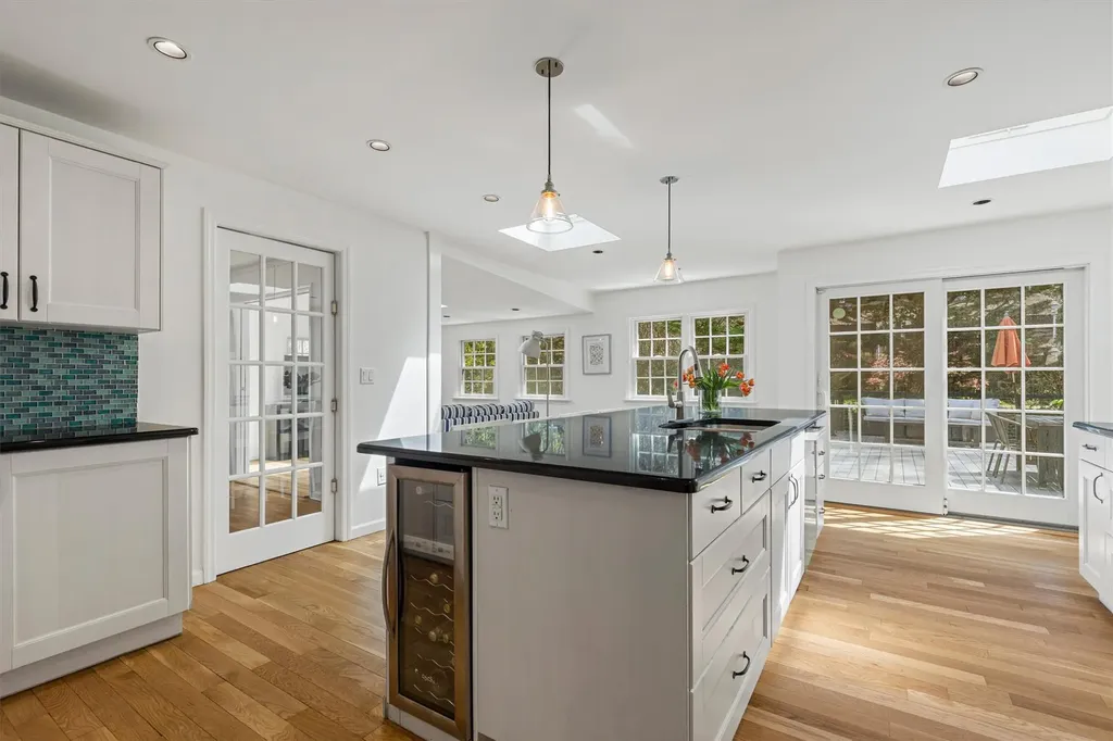 45 Shadow Lane New Rochelle NY 10801