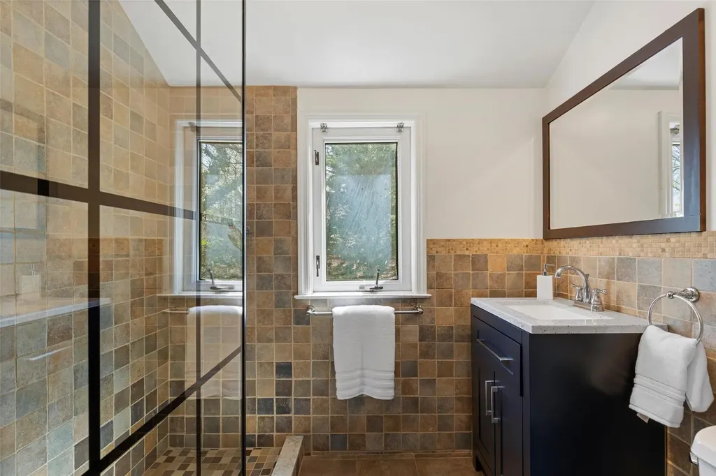 45 Shadow Lane New Rochelle NY 10801