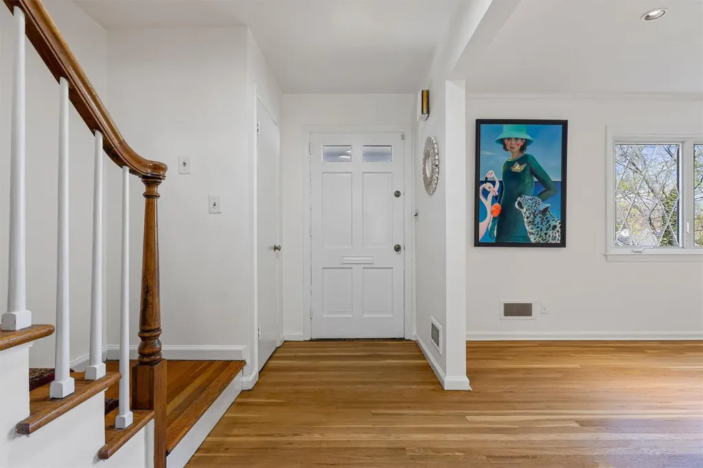45 Shadow Lane New Rochelle NY 10801