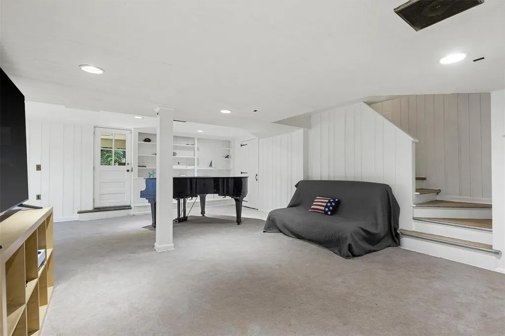 45 Shadow Lane New Rochelle NY 10801