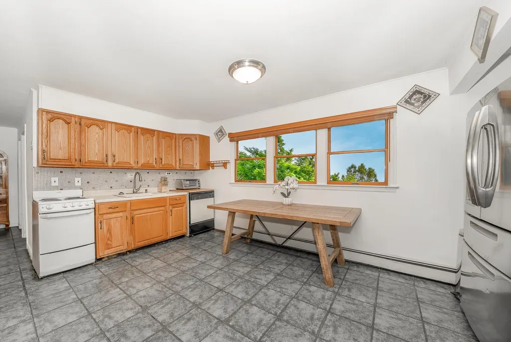 35 Dome Lane Wantagh NY 11793