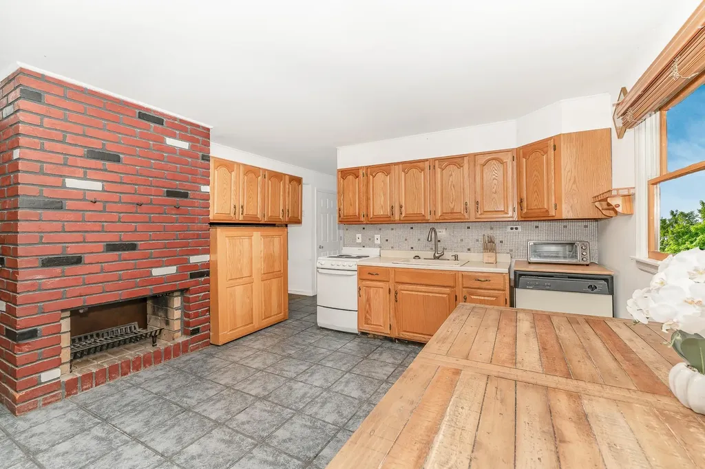 35 Dome Lane Wantagh NY 11793
