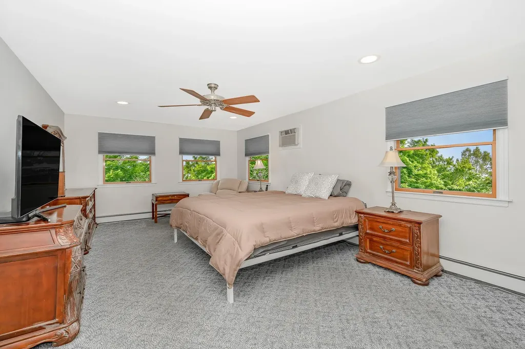 35 Dome Lane Wantagh NY 11793