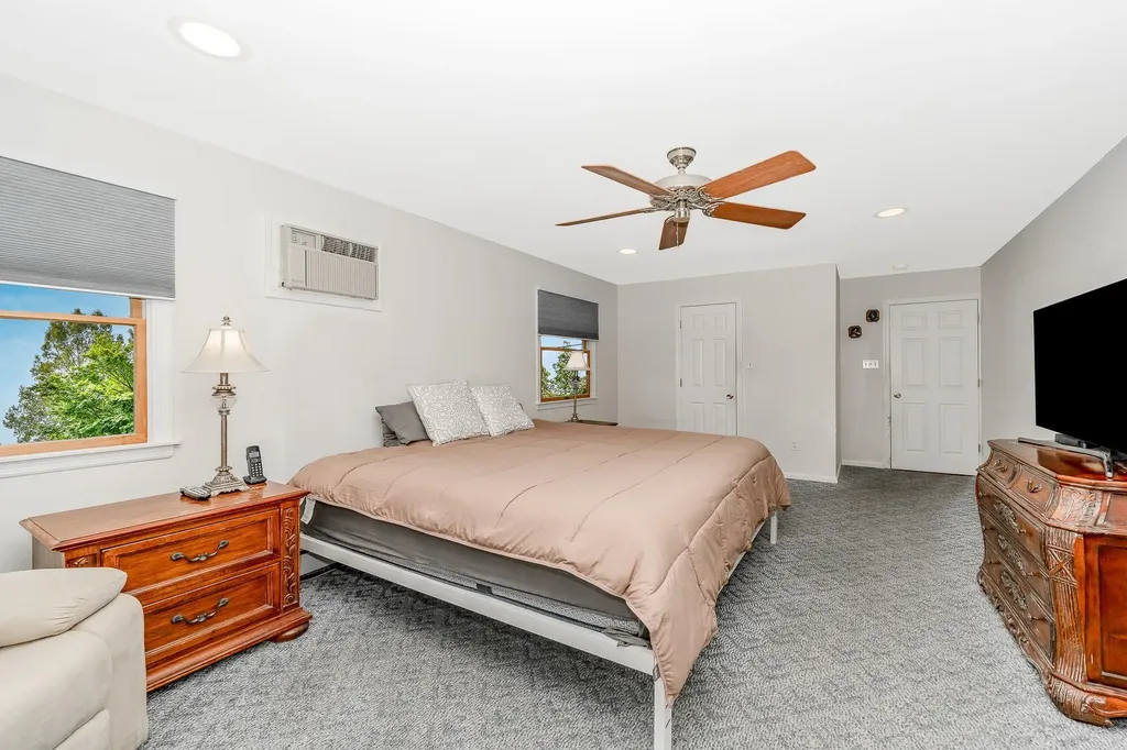35 Dome Lane Wantagh NY 11793