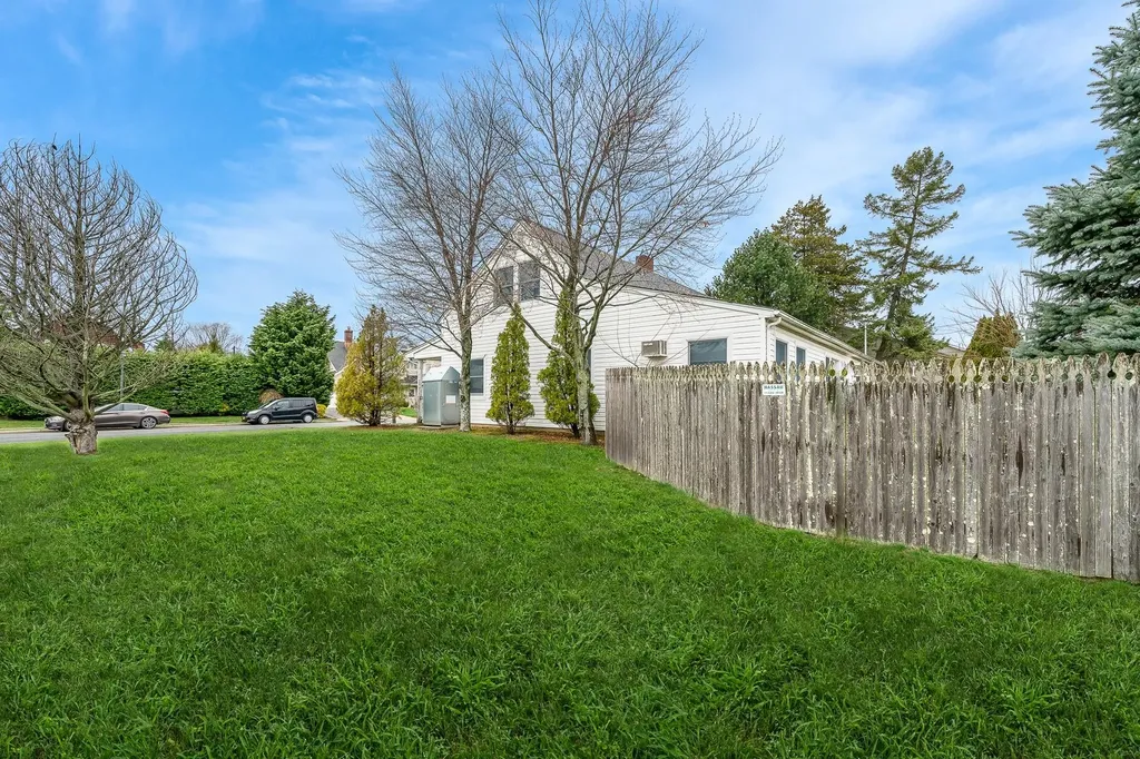 35 Dome Lane Wantagh NY 11793