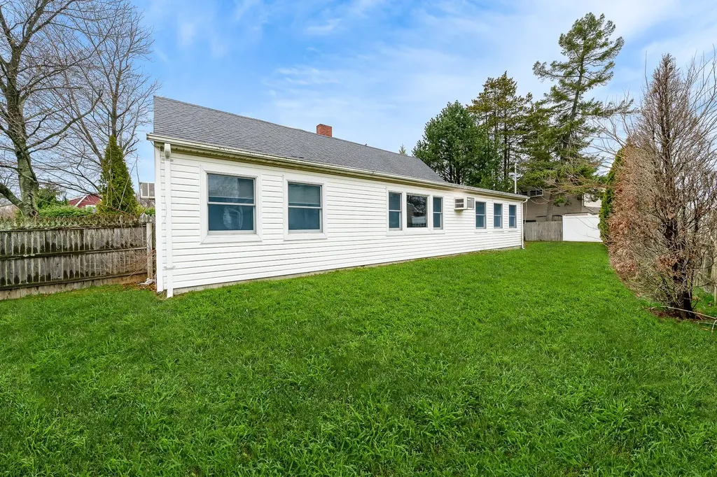 35 Dome Lane Wantagh NY 11793