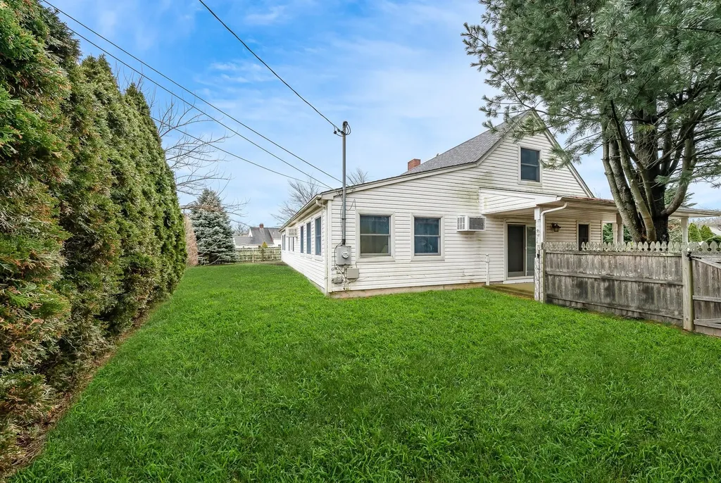 35 Dome Lane Wantagh NY 11793