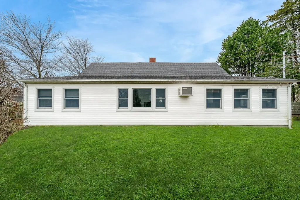 35 Dome Lane Wantagh NY 11793