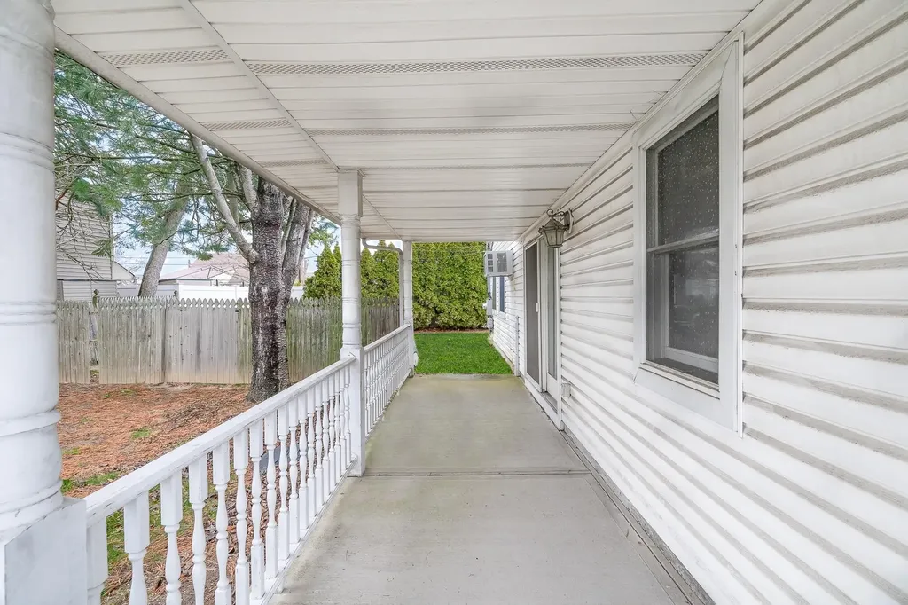 35 Dome Lane Wantagh NY 11793