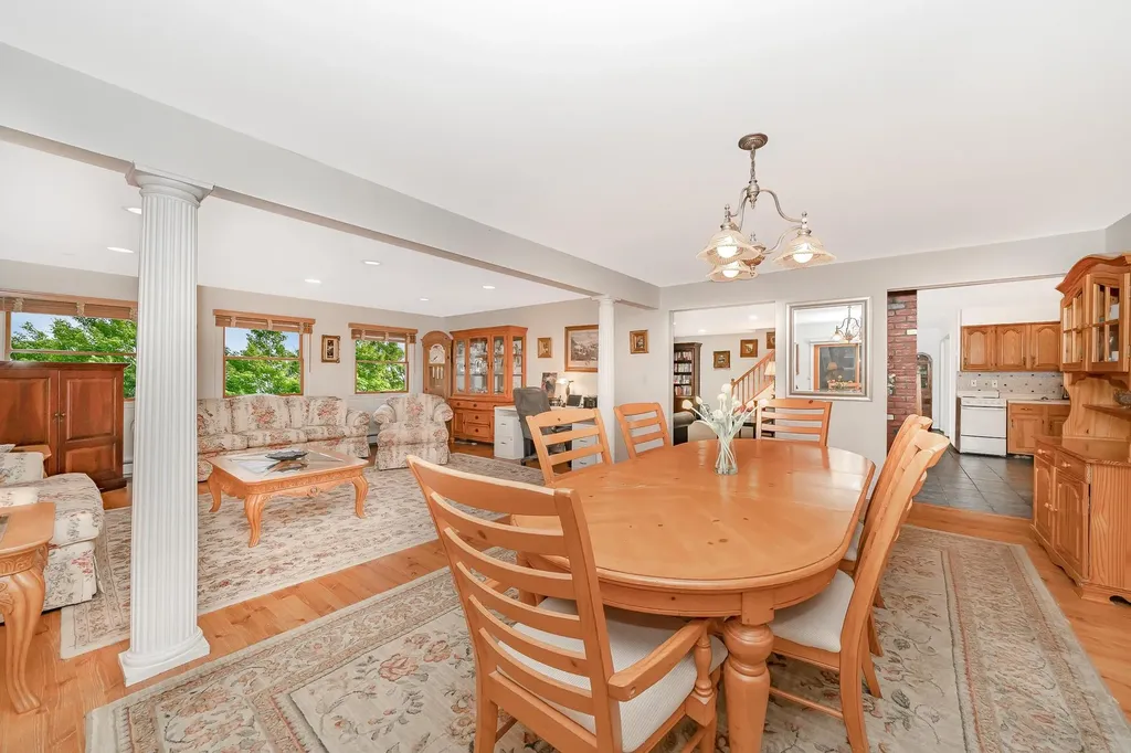 35 Dome Lane Wantagh NY 11793