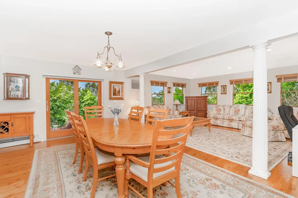 35 Dome Lane Wantagh NY 11793