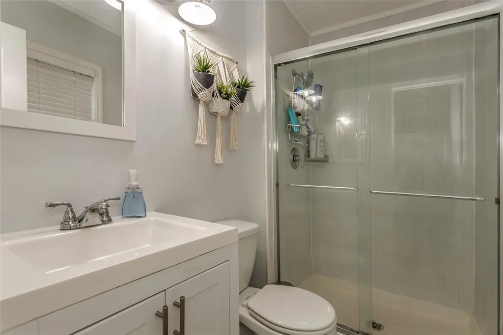 44 Winside Lane Coram NY 11727